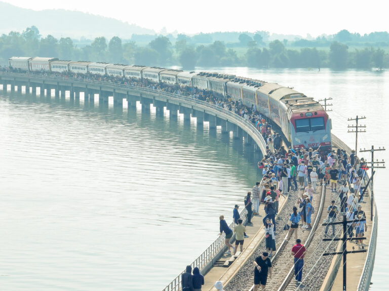 เปิดจองตั๋วทริปรถไฟลอยน้ำ สุดอันซีนอินไทยแลนด์  เลือกเที่ยวได้ 21 วันตลอดเดือน พ.ย.67-ม.ค.68 