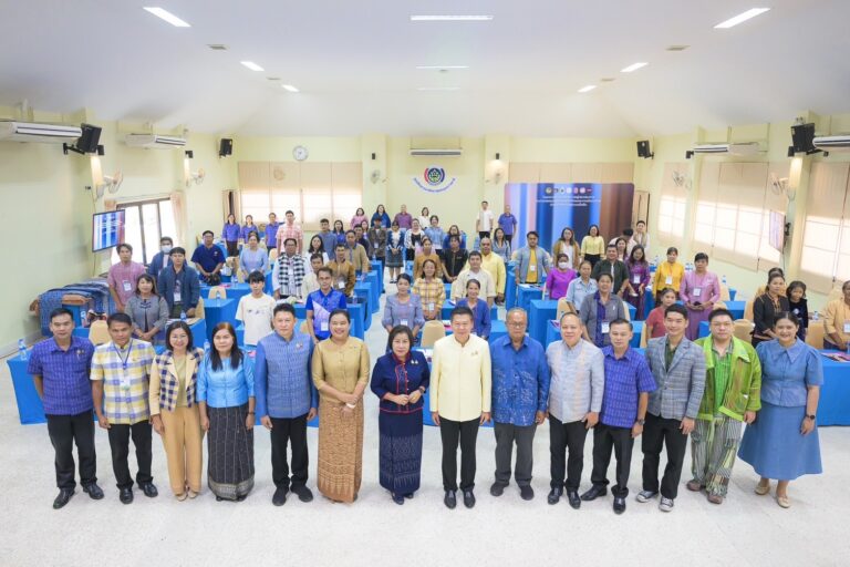 กรมการพัฒนาชุมชน น้อมสานต่อแนวพระดำริ “Sustainable Fashion” แฟชั่นแห่งความยั่งยืน สู่การต่อยอดคุณค่าผ้าอัตลักษณ์ และงานหัตถกรรม OTOP ที่เป็นมิตรต่อสิ่งแวดล้อม 