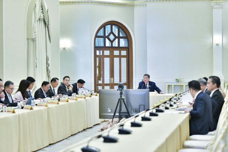 กพช. เคาะให้ กฟผ. ขยายอายุ “โรงไฟฟ้าน้ำพอง” และเลื่อนแผนการปลด “โรงไฟฟ้าแม่เมาะ” ช่วยลดภาระค่าไฟฟ้าประชาชนกว่า 8.5 หมื่นล้านบาท พร้อมสั่งให้ยกเลิกแผนแยก SO ออกจาก กฟผ.