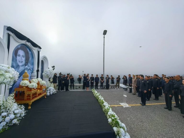 รมว.พลังงาน “อรรถพล” นำทีมพลังงาน และ กฟผ. ร่วมกับชาวอุตรดิตถ์ กว่า 1,000 คน จัดกิจกรรมน้อมถวายความอาลัย “พระพันปีหลวง” ณ เขื่อนสิริกิติ์