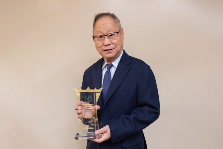 “ชัย โสภณพนิช” ได้รับการยกย่องเป็นพ่อตัวอย่างกรุงเทพมหานคร เขตสาทร จากการเป็นผู้นำครอบครัวและองค์กร รวมถึงทำคุณประโยชน์ต่อสังคมรอบด้าน