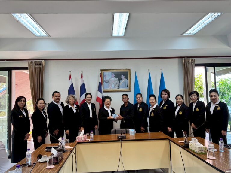 ศูนย์ศิลปาชีพเกาะเกิด เปิดให้ประชาชนเข้าชมกิจกรรมเทิดพระเกียรติฯ เพื่อน้อมนำแนวพระราชดำริ สืบสานศิลปวัฒนธรรมไทยอย่างยั่งยืน