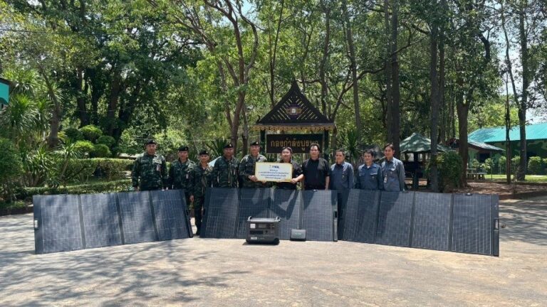 กฟผ. เสริมความมั่นคงชายแดนไทย สนับสนุนโซลาร์เซลล์พร้อมแบตเตอรี่ ให้กับกองกำลังบูรพา